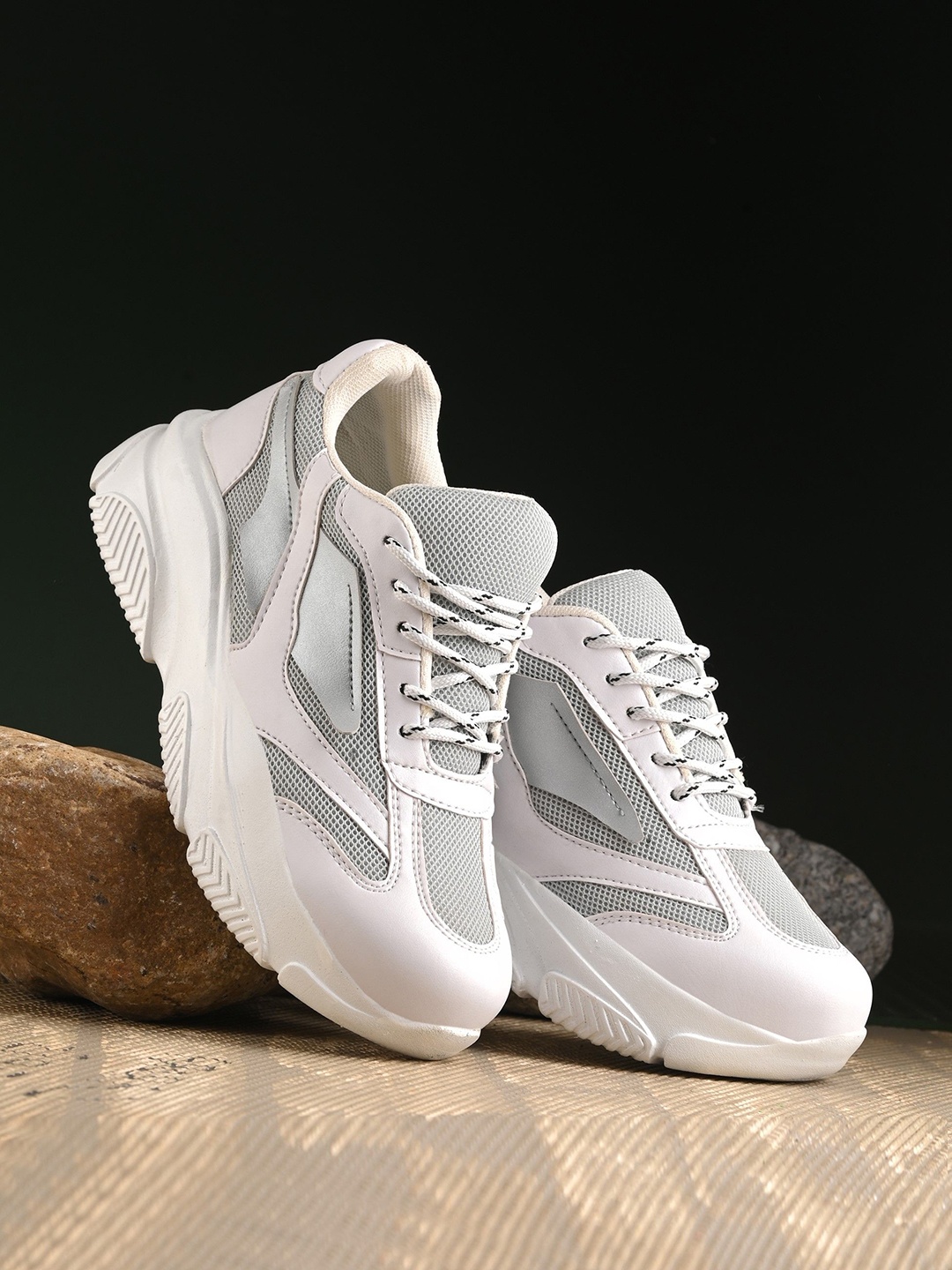 

The Roadster Lifestyle Co. Women Lightweight Lace Ups Sneakers, White