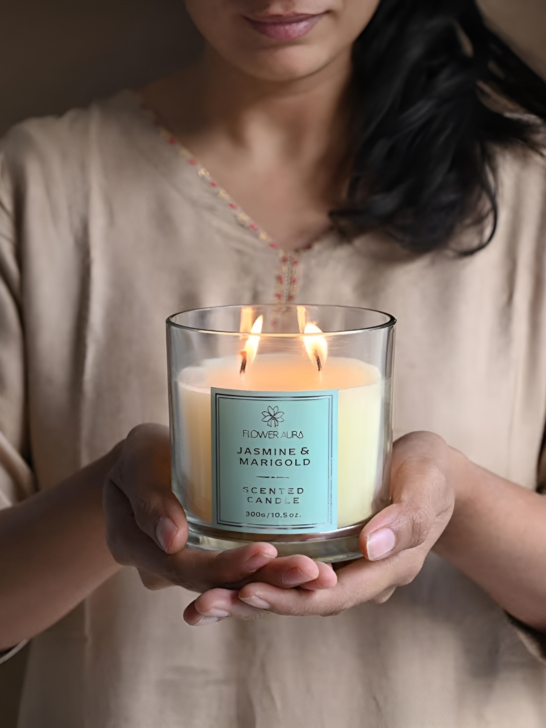 

Floweraura White Jar Wax Candle