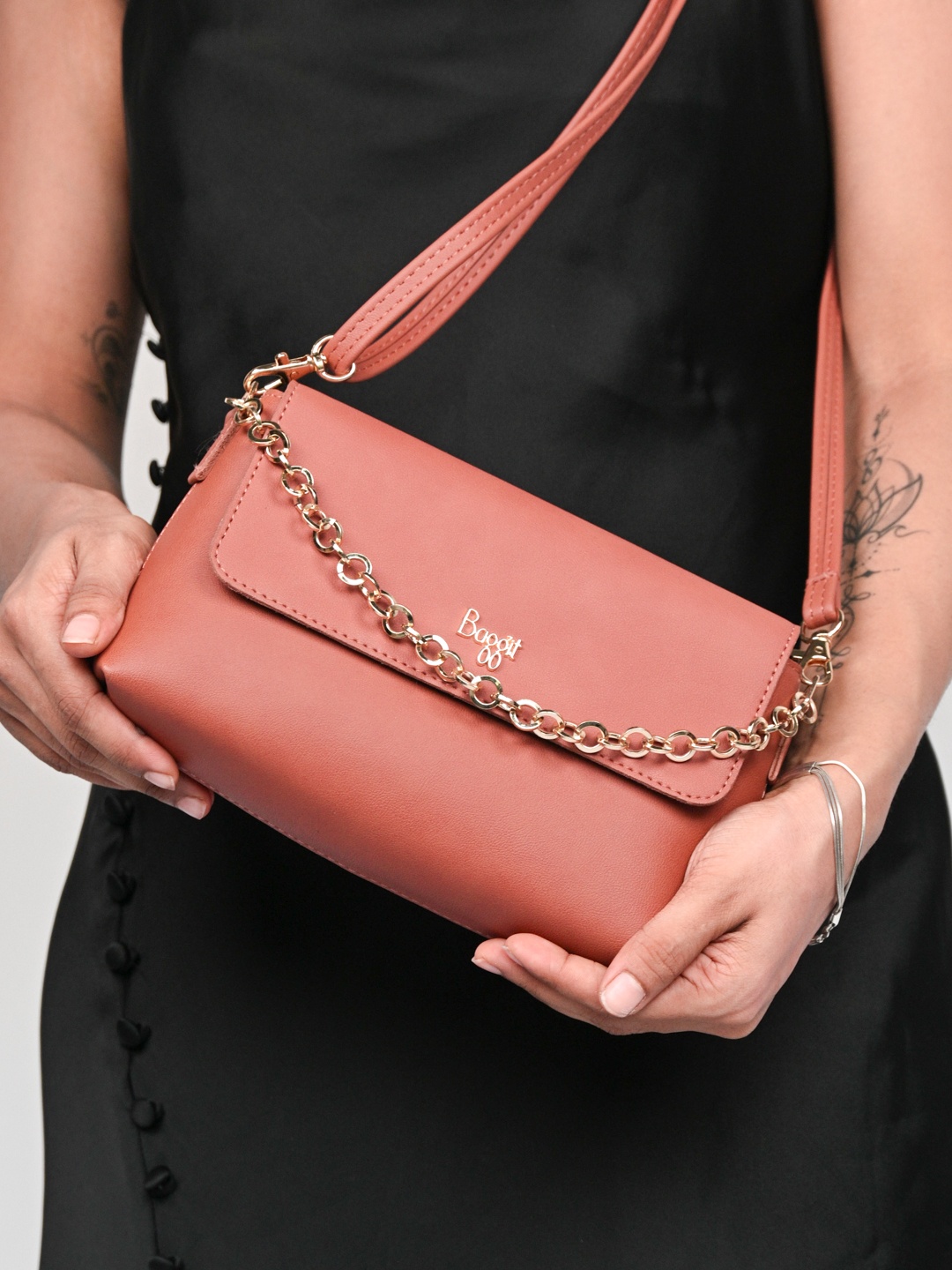 

Baggit Textured Structured Sling Bag, Red