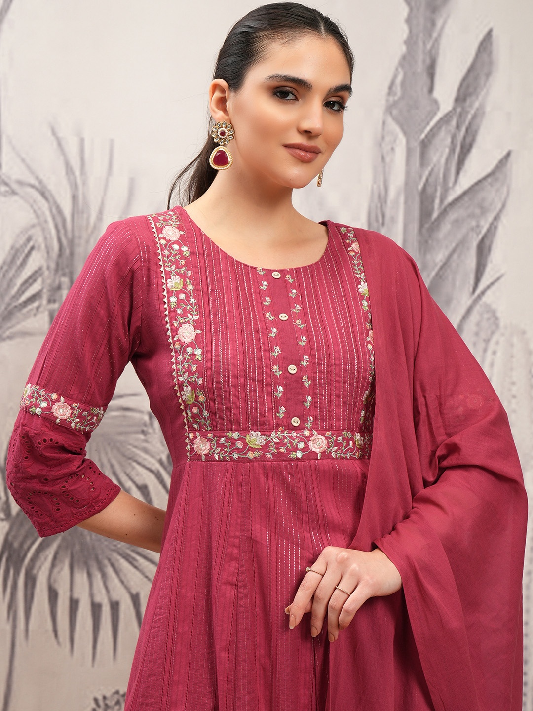 

Vishudh Red Round Neck Floral Embroidered Regular Pure Cotton Straight Kurta Set