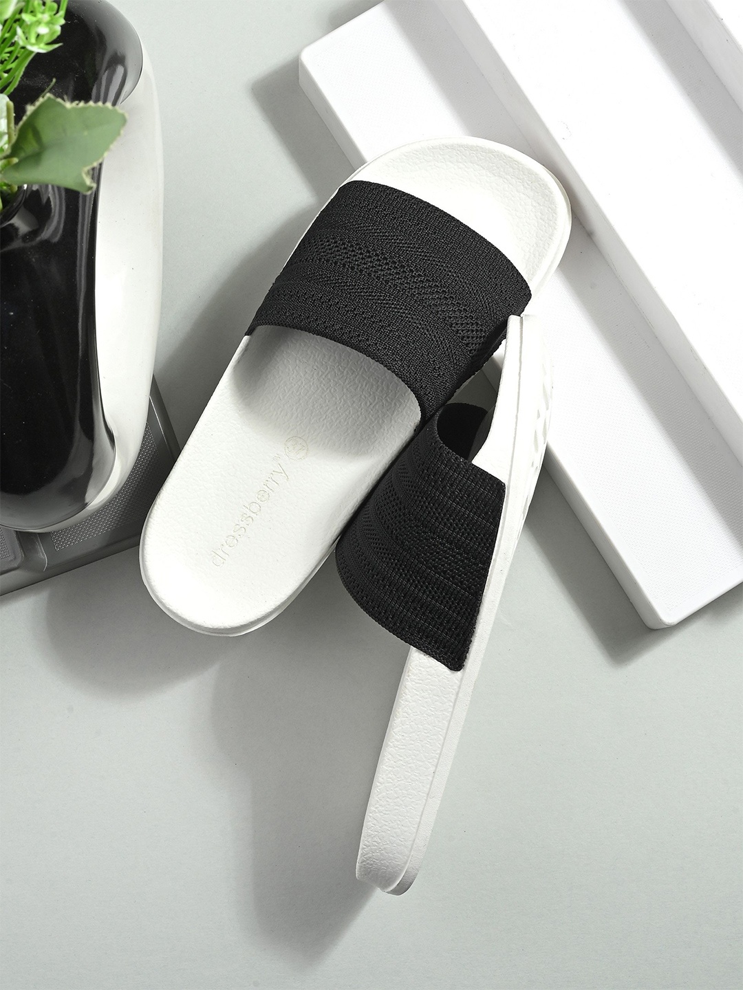 

DressBerry Women Black Sliders