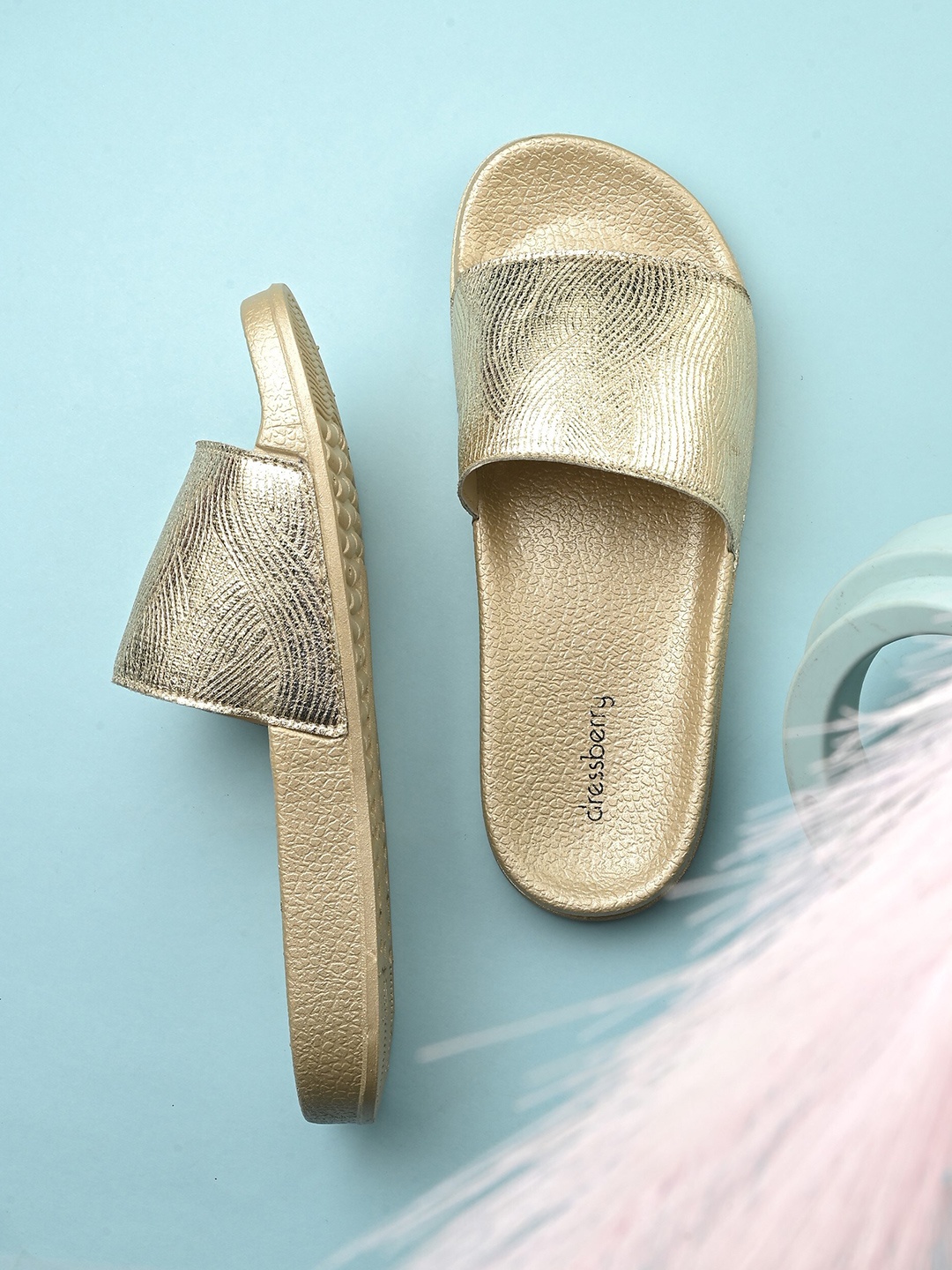 

DressBerry Women Gold Toned Sliders
