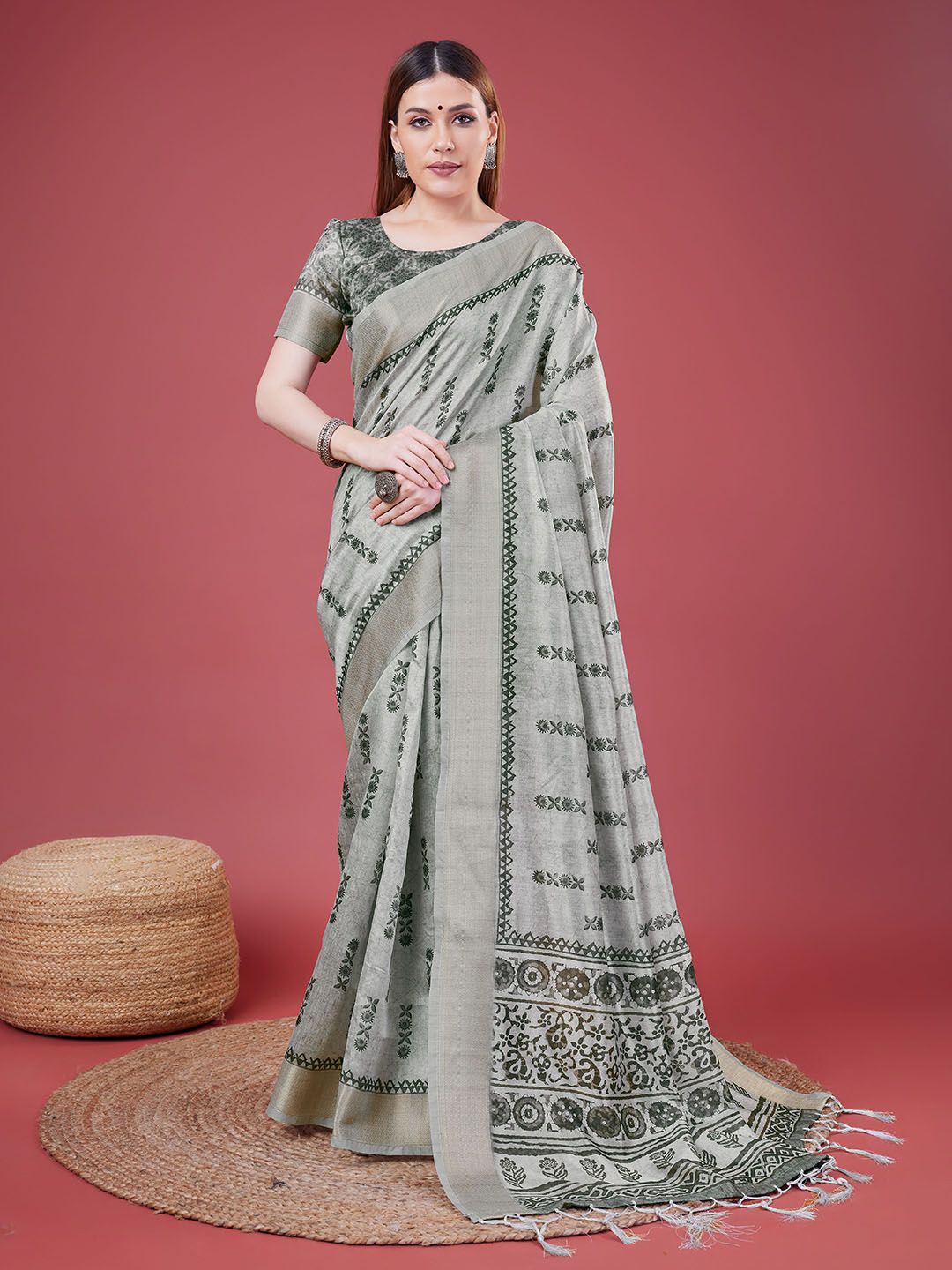 

Ishin Ethnic Motifs Ikat Saree, Grey