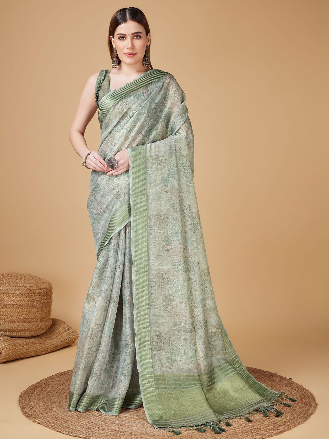 

Ishin Floral Tissue Saree, Grey
