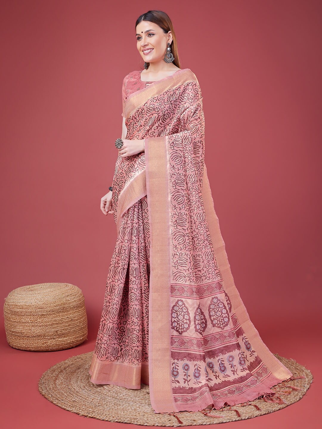 

Ishin Ethnic Motifs Zari Ikat Saree, Pink