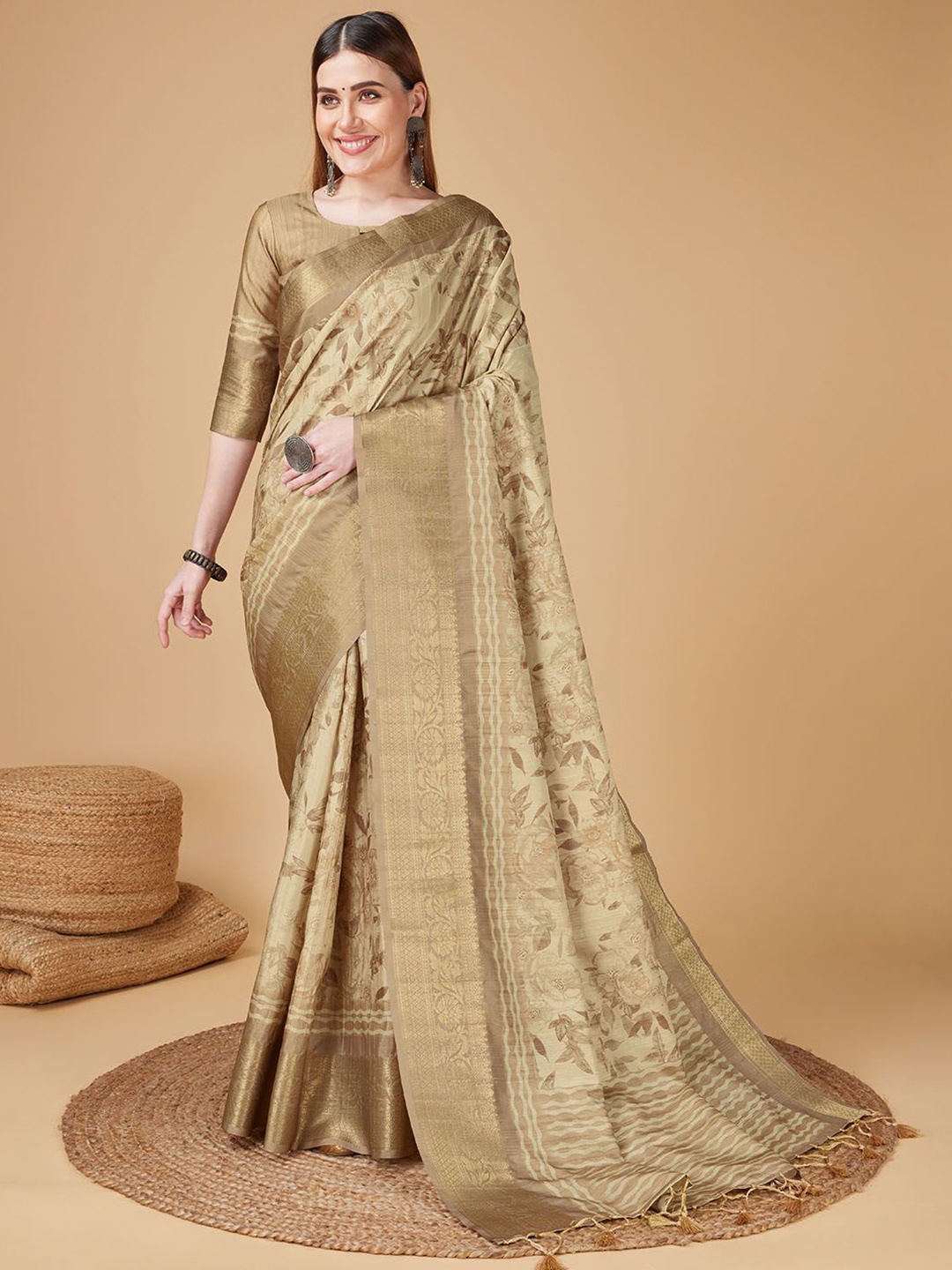 

Ishin Floral Zari Kota Saree, Beige