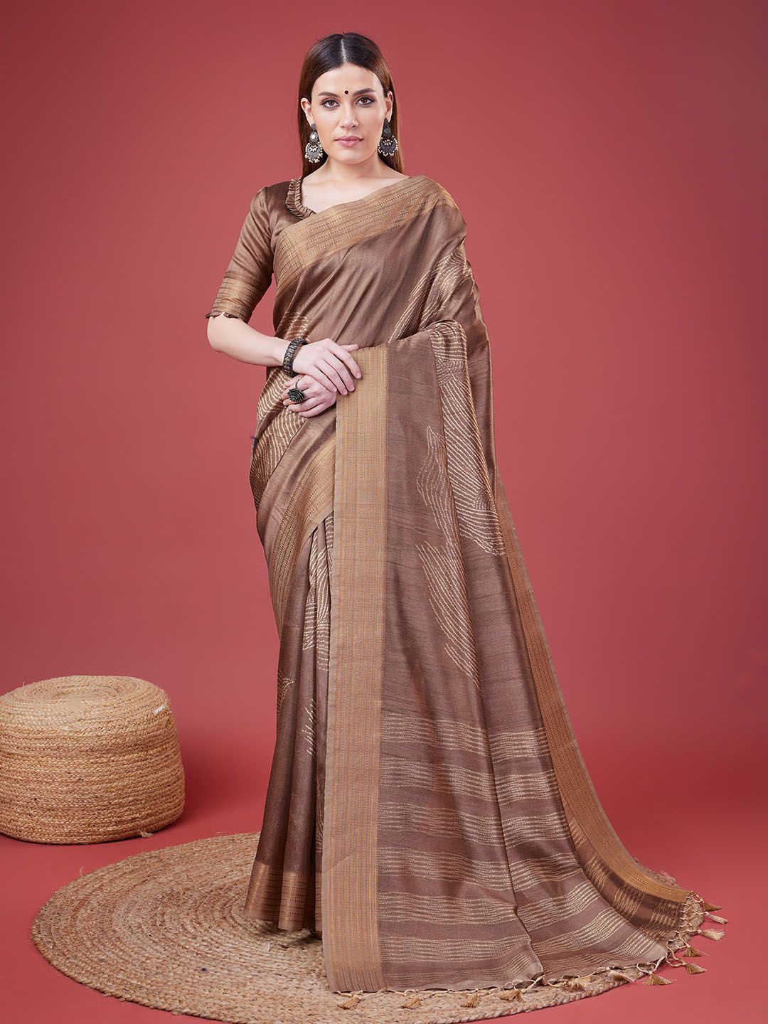 

Ishin Floral Tussar Saree, Brown