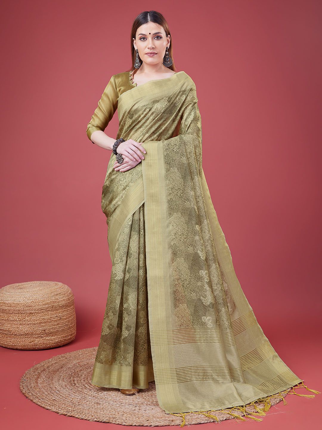 

Ishin Floral printed Saree, Green