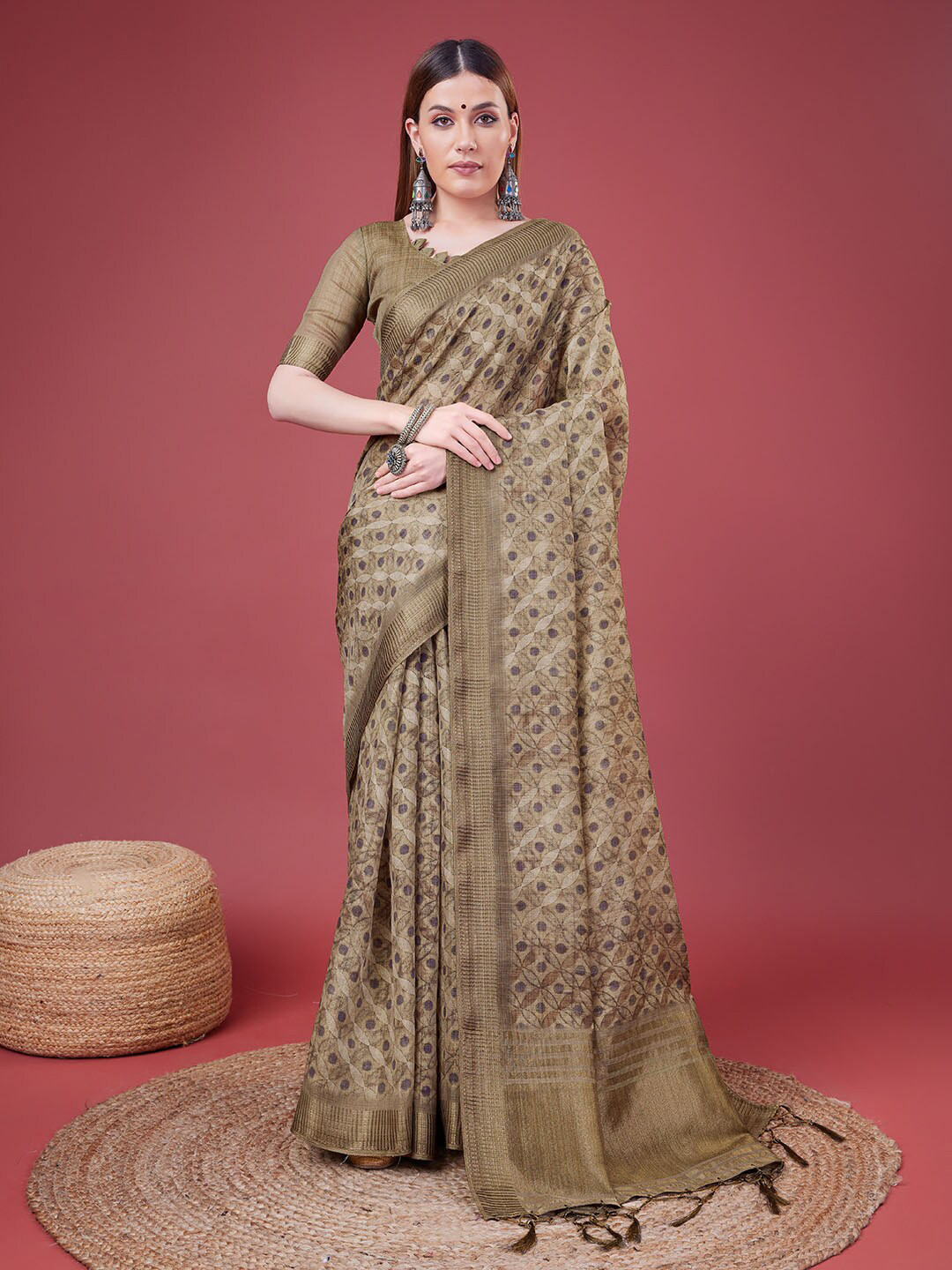 

Ishin Printed Geometric Saree, Brown