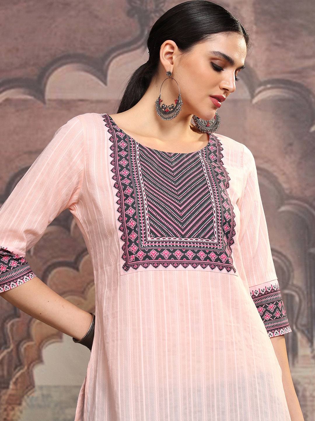 Vishudh Printed Round Neck Straight Kurta, Pink