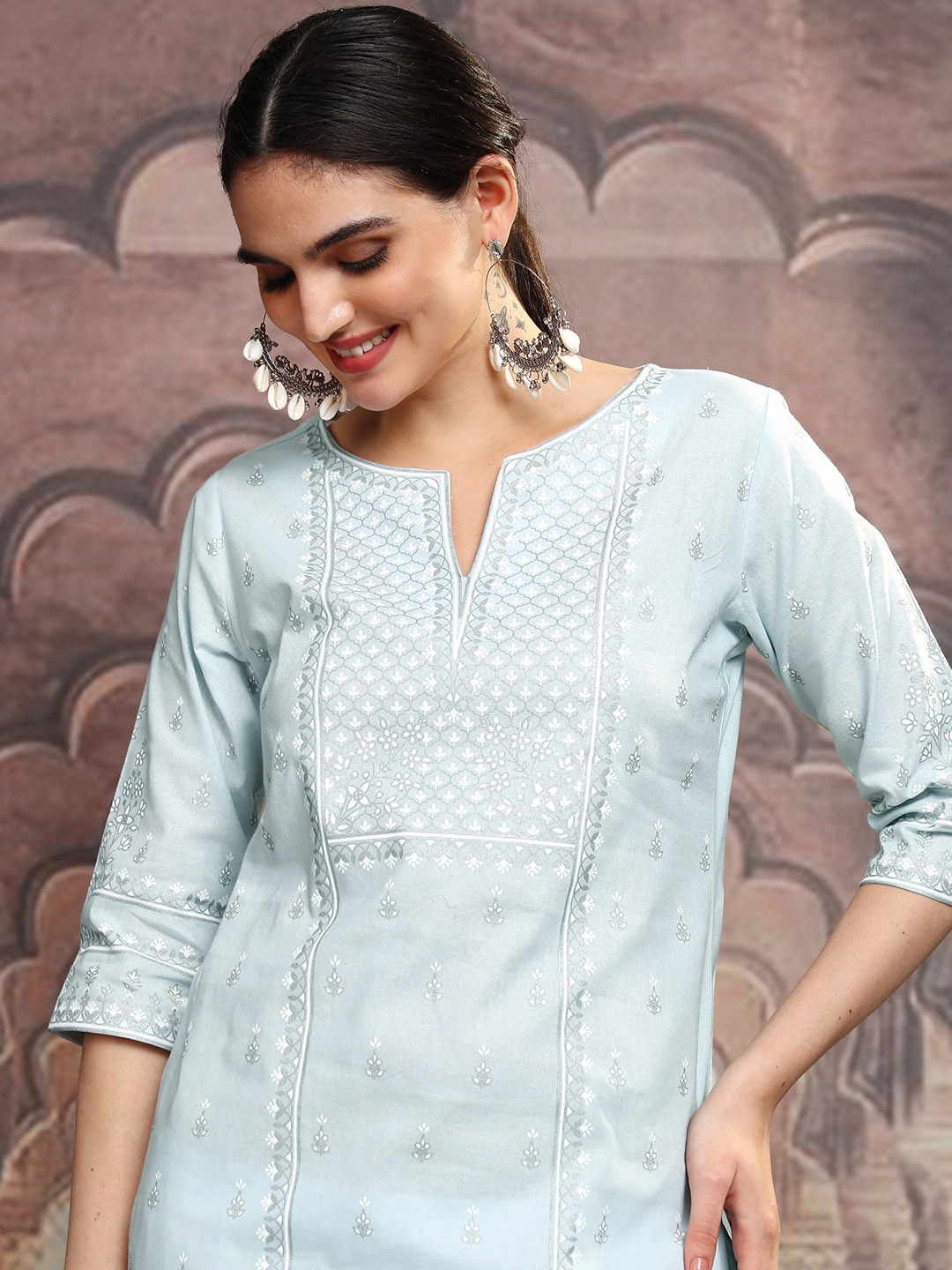 

Vishudh Blue Ethnic Motifs Printed Notch Neck Straight Kurta