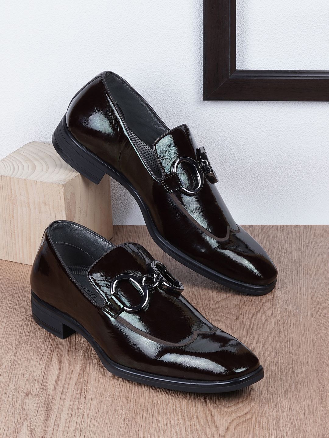 

Metro Men Textured Round Toe Leather Formal Loafers, Black