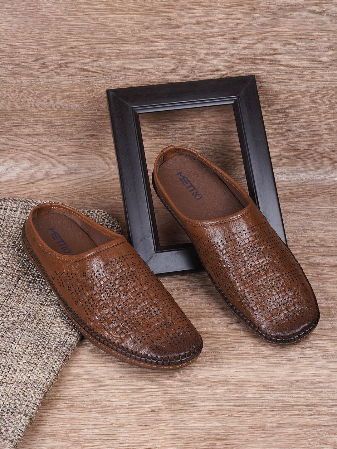 

Metro Men Leather Shoe-Style Sandals, Brown
