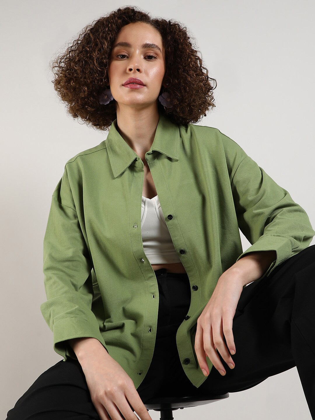 

Campus Sutra Relaxed Boxy Spread Collar Drop-Shoulder Sleeves Cotton Shirt, Green