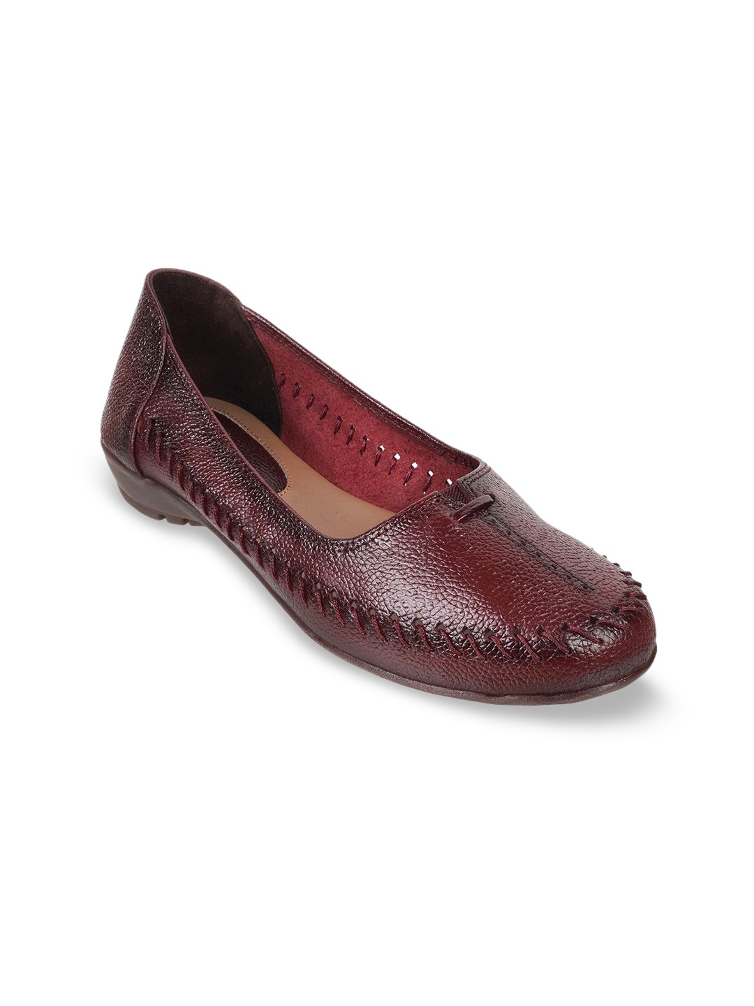 

Mochi Women Textured Round Toe Leather Mojaris, Maroon