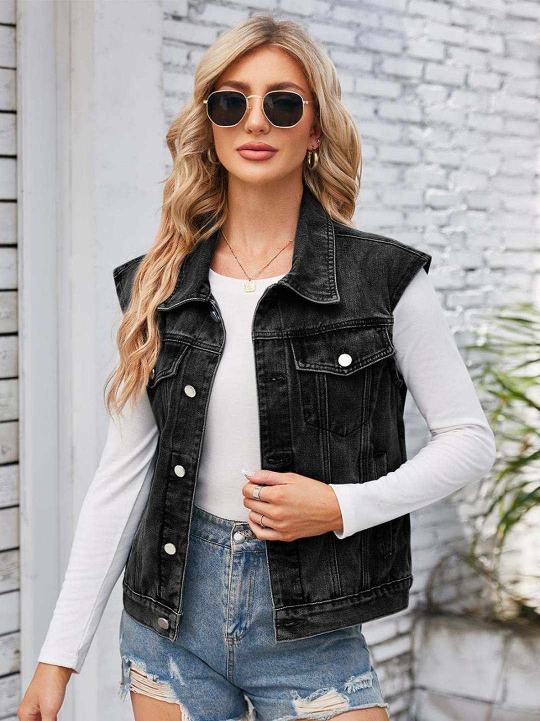 

4WRD by Dressberry Spread Collar Denim Jacket, Black