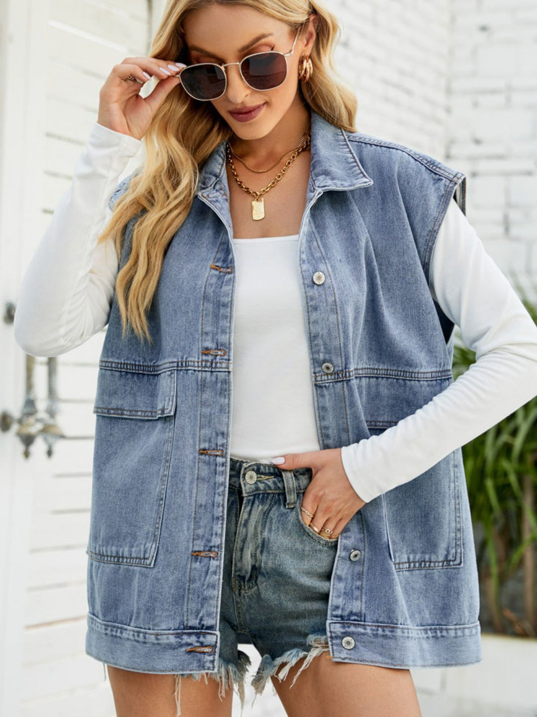 

4WRD by Dressberry Blue Spread Collar Sleeveless Denim Jacket