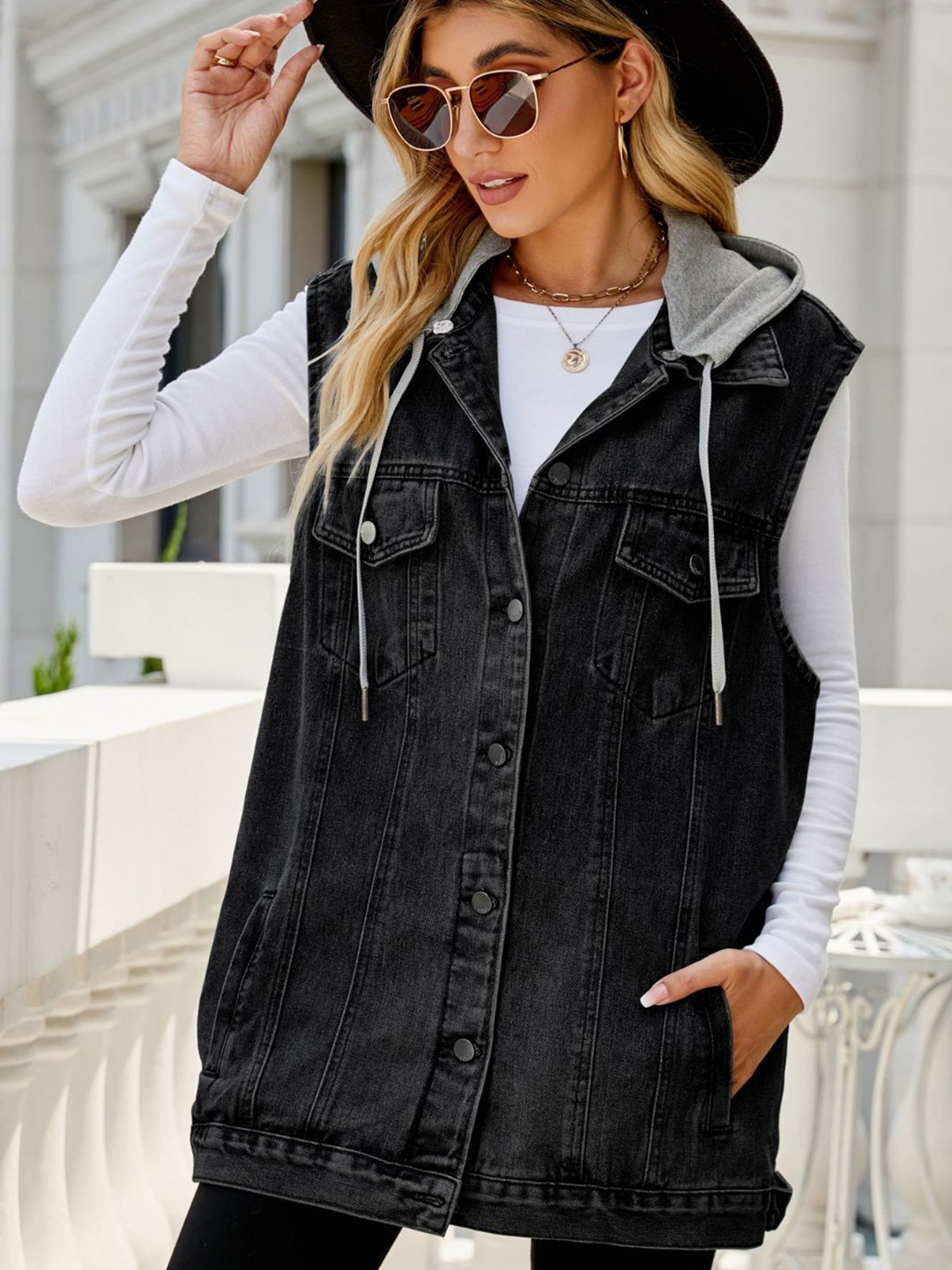 

4WRD by Dressberry Women Solid Hooded Jackets, Black