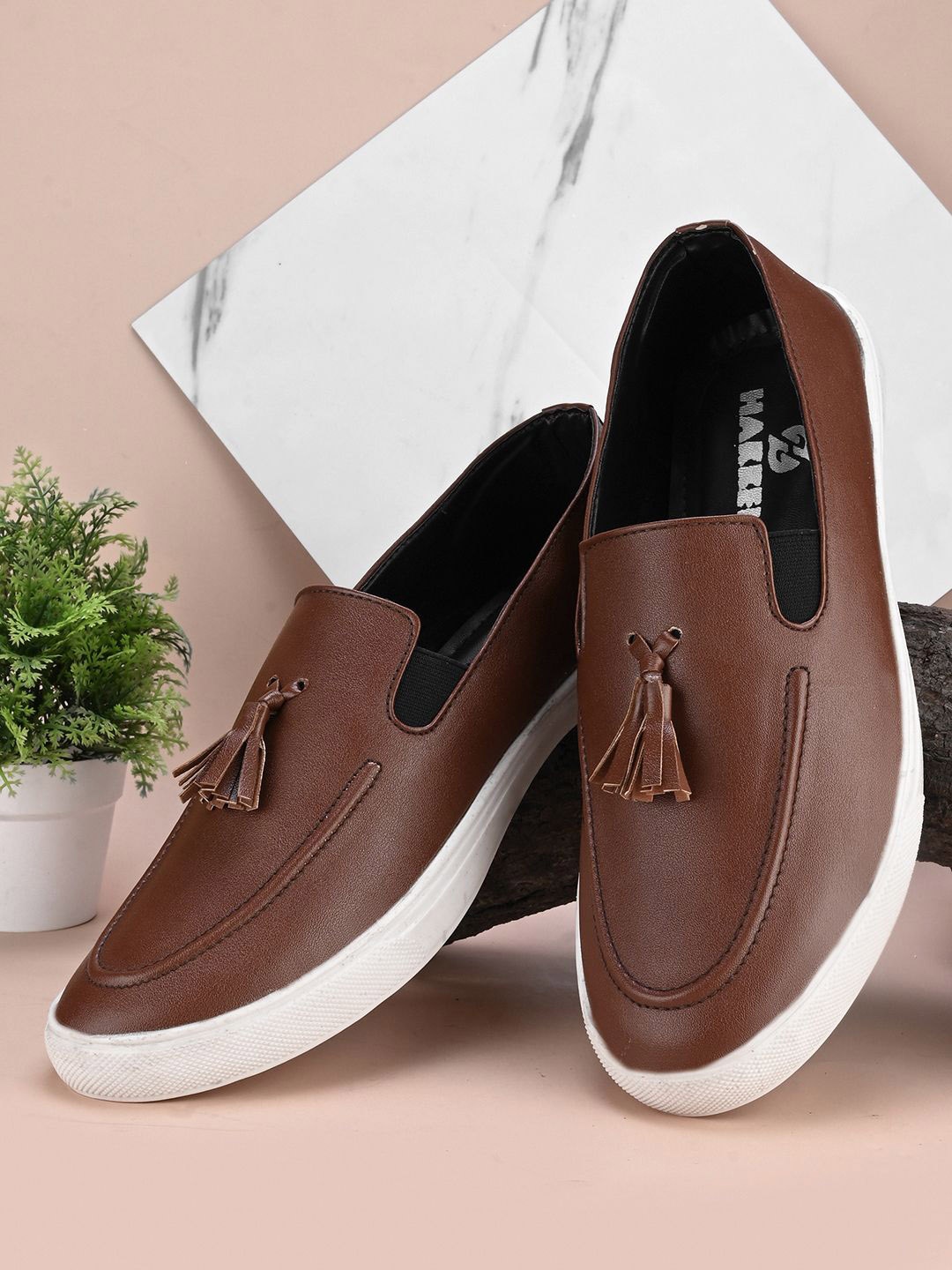 

HAKKEL Men Round Toe Comfort Insole Lightweight Slip-On Sneakers, Brown