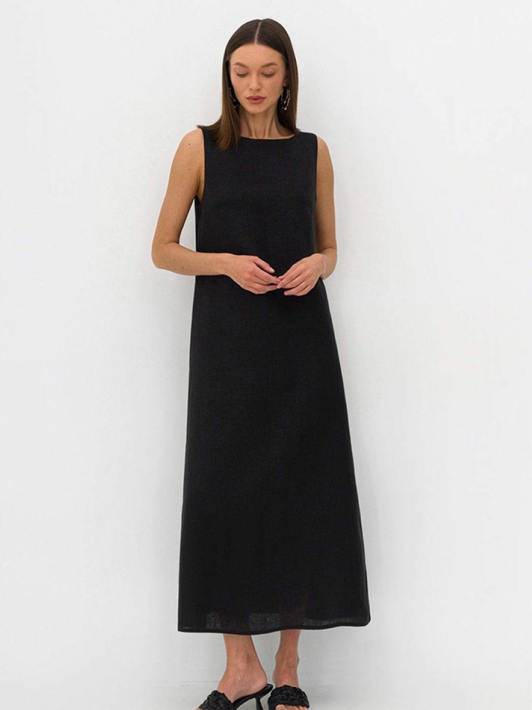 

StyleCast Black Round Neck Cotton A Line Maxi Dress