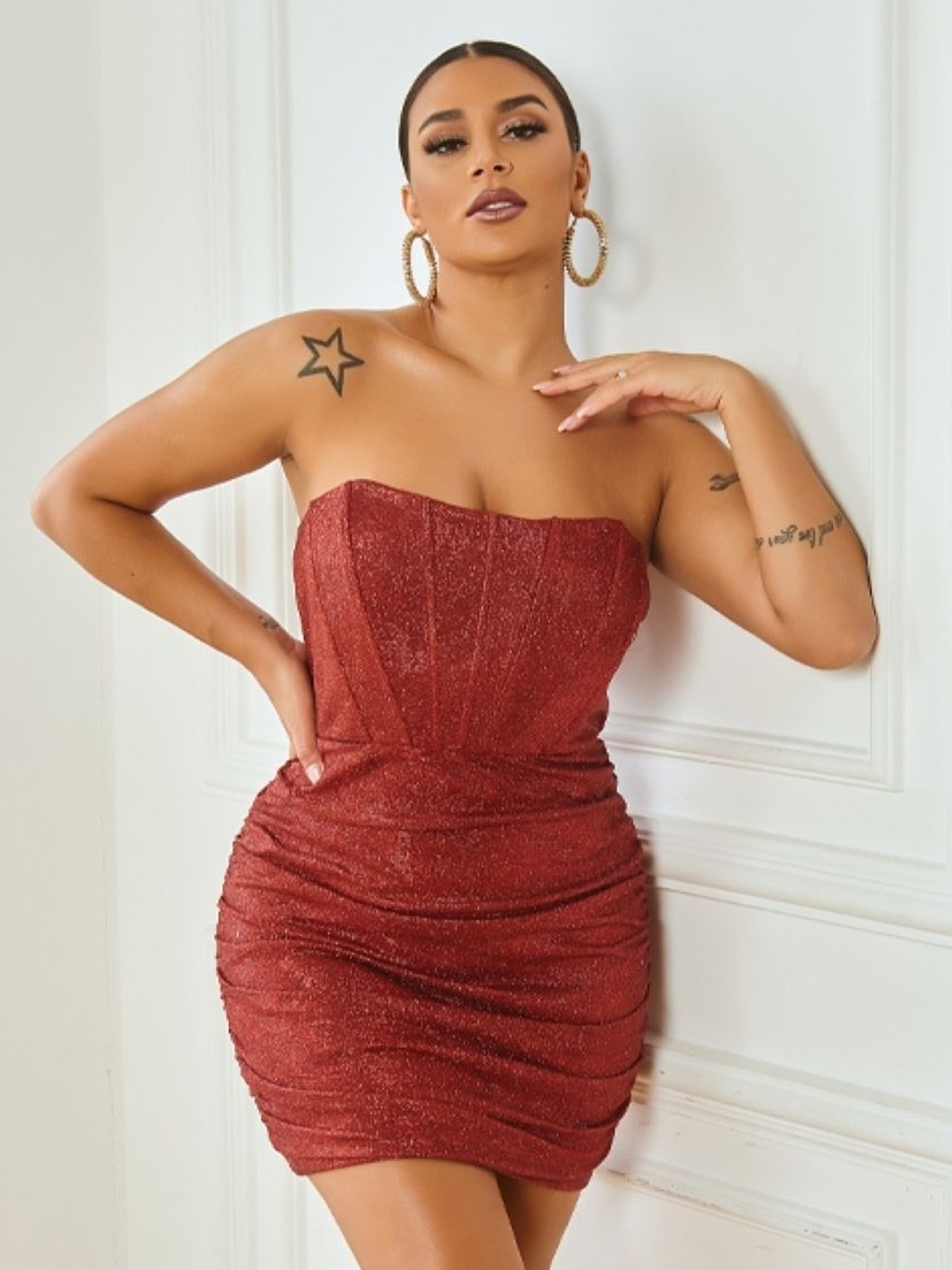 

Stylecast X KPOP Red Strapless Bodycon Dress
