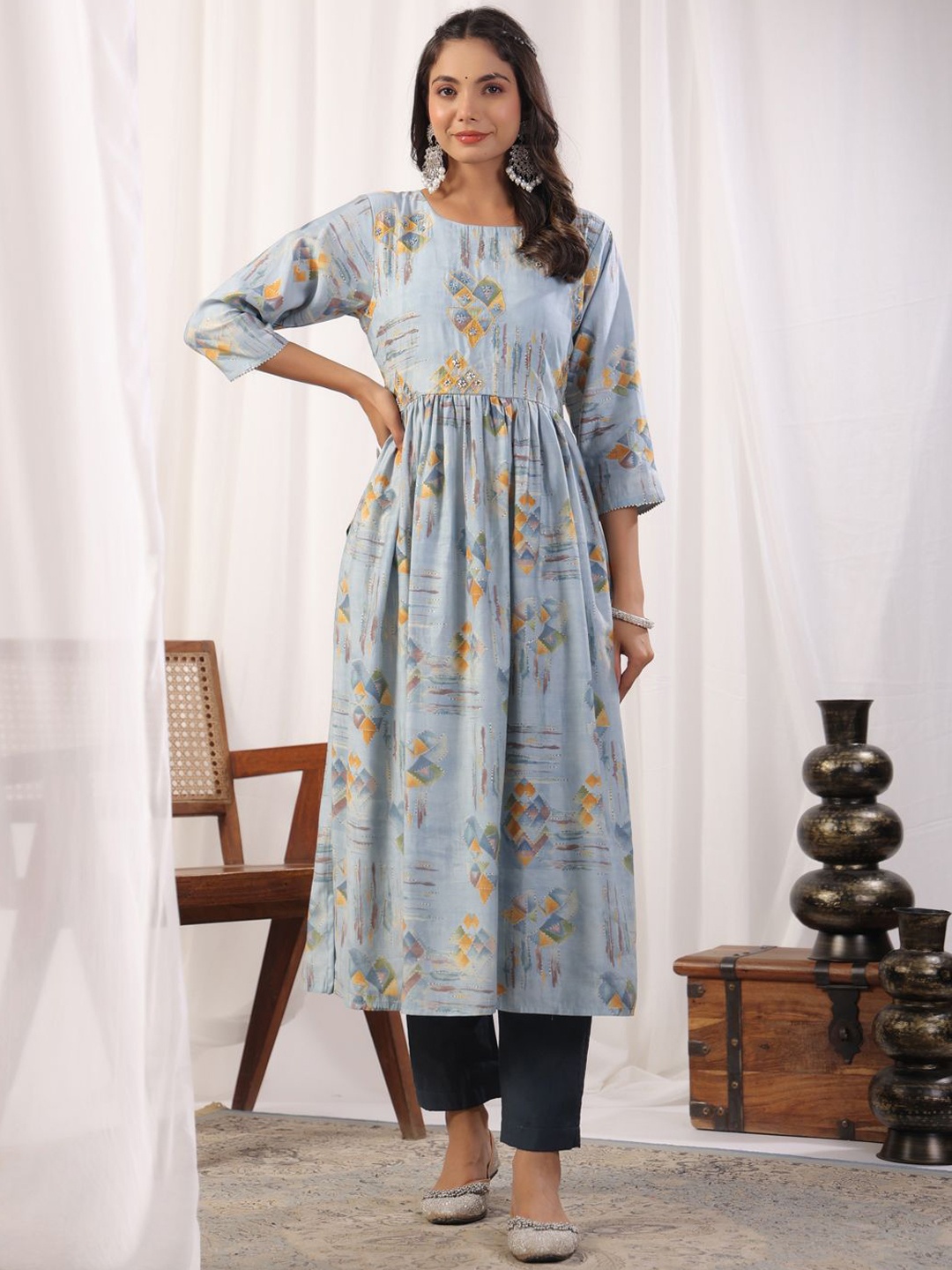 

KALINI Geometric Printed Thread Work High Slit A-line Kurta With Trousers, Grey