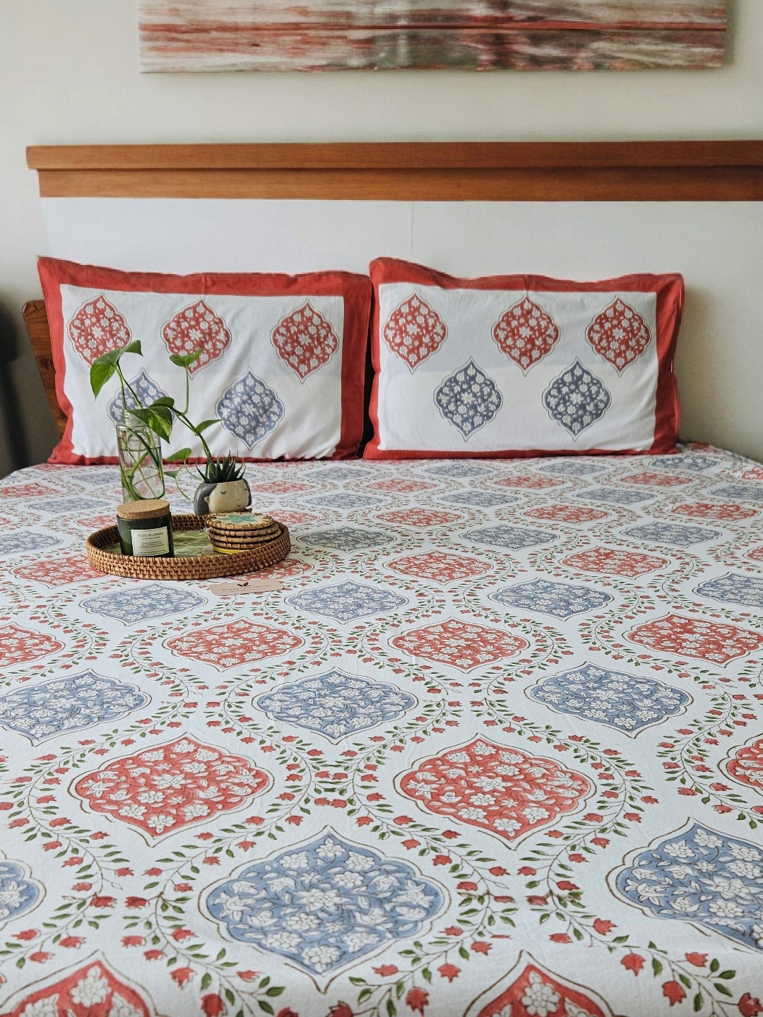

Feels Like Home Orange & White Ethnic Motifs 220 TC King Bedsheet with 2 Pillow Covers
