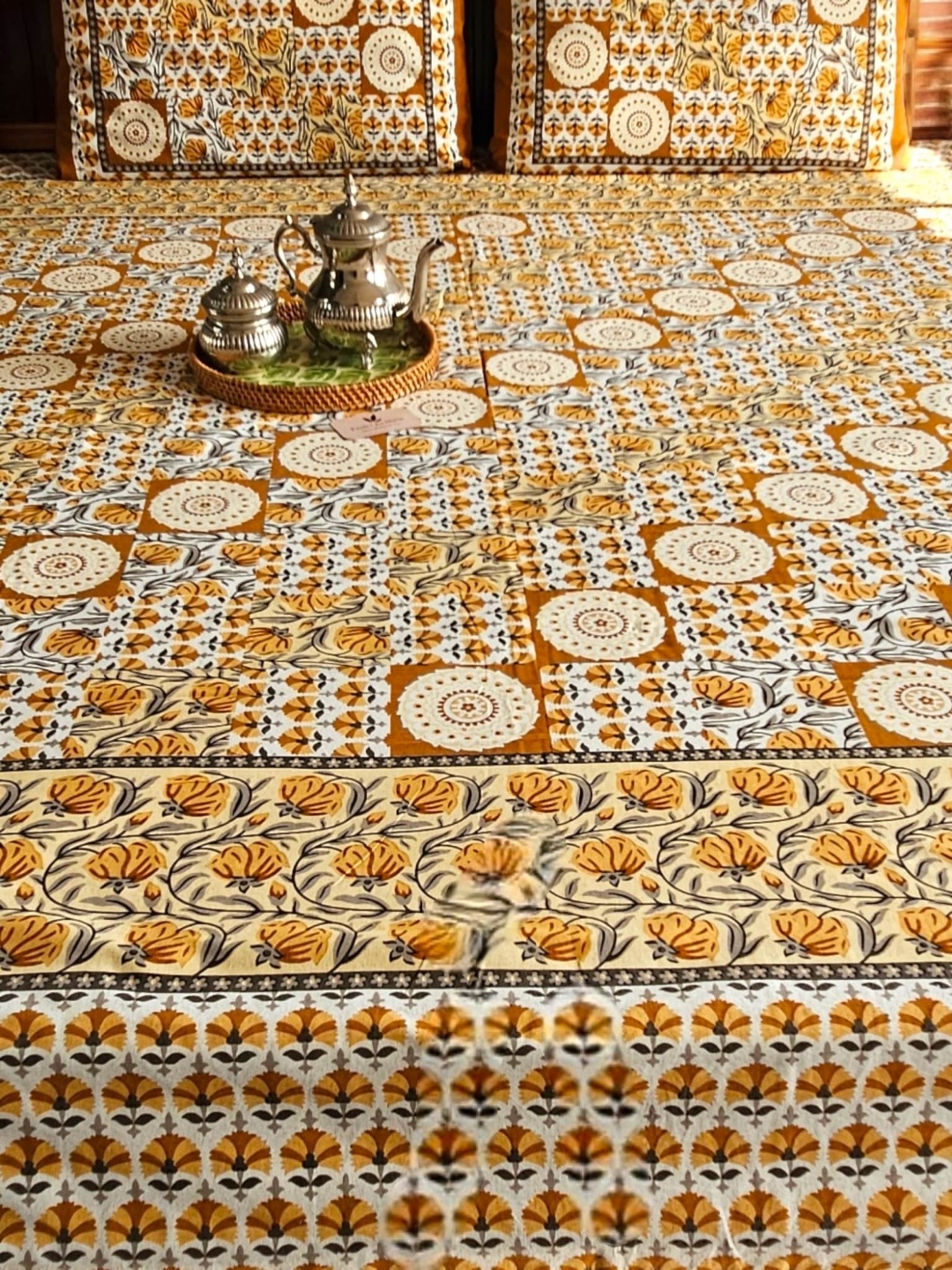 

Feels Like Home Mustard Ethnic Motifs 210 TC Cotton King Bedsheet with 2 Pillow Covers