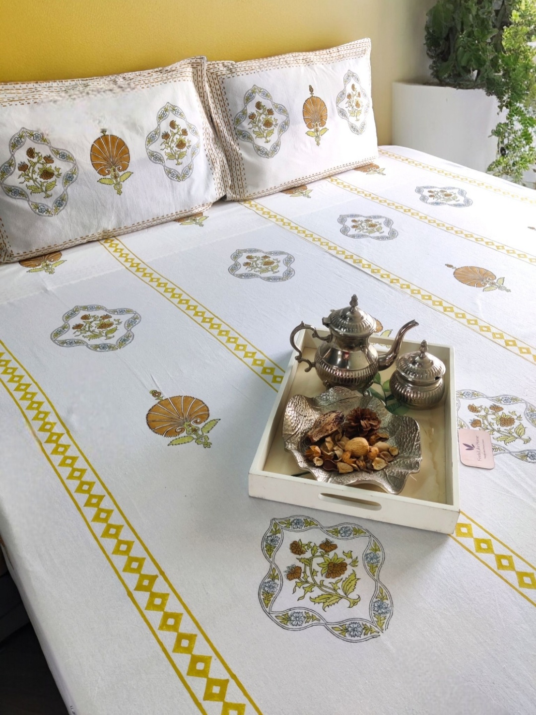 

Feels Like Home Yellow & White Ethnic Motifs 220 TC King Bedsheet with 2 Pillow Covers