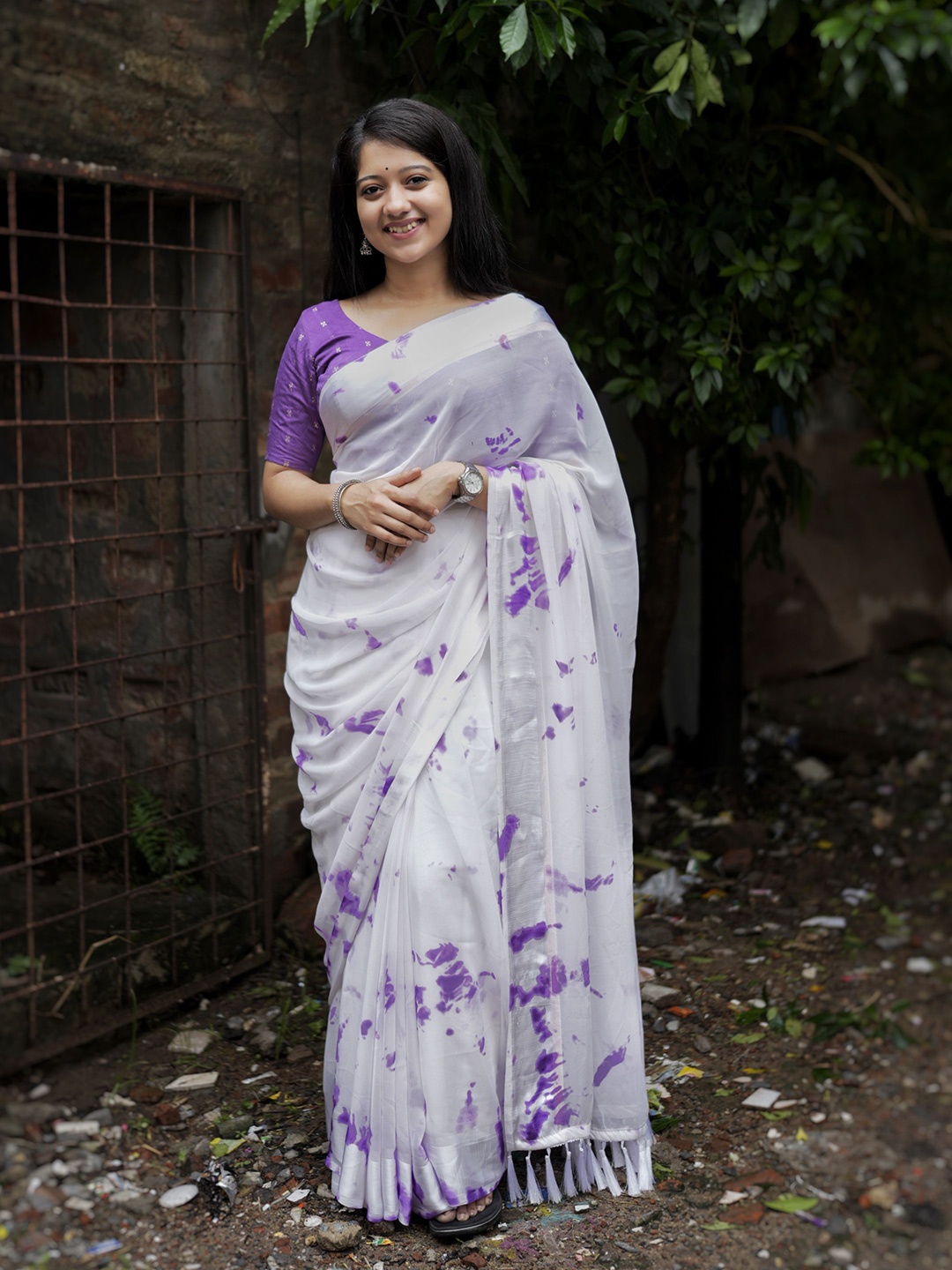 

Jinal & Jinal Tie and Dye Saree, White