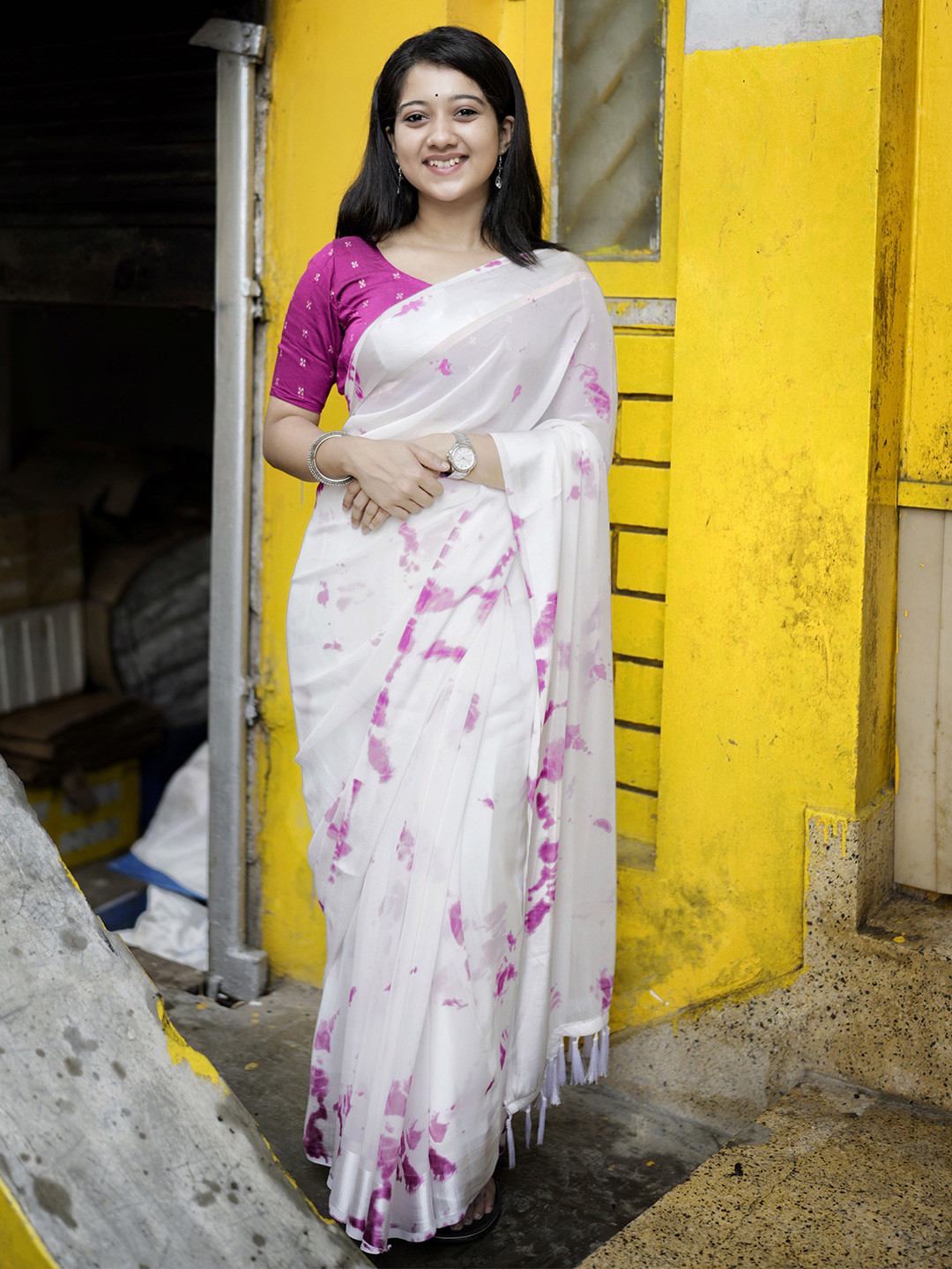 

Jinal & Jinal Tie and Dye Saree, White