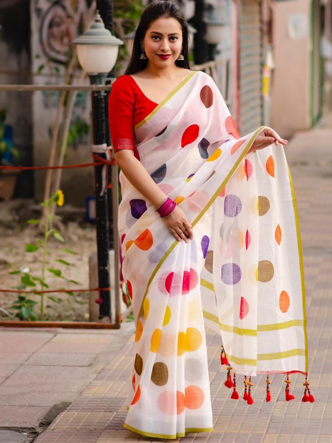 

Jinal & Jinal Polka Dot Pure Cotton Saree, White