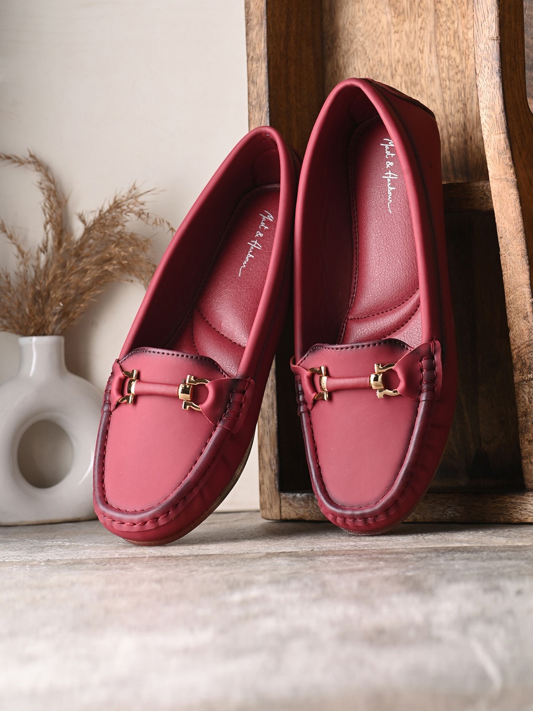 

Mast & Harbour Women Loafers, Maroon