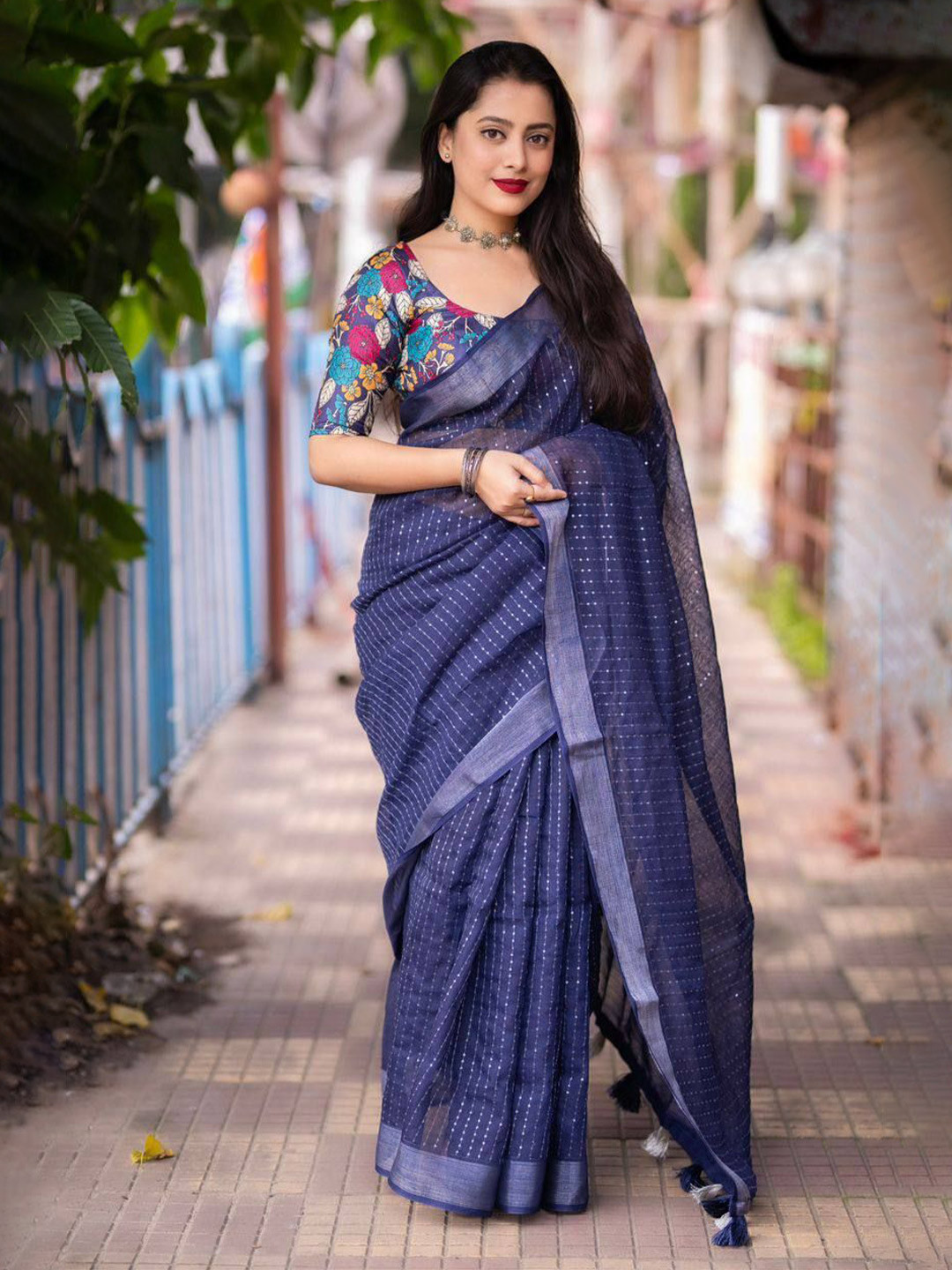 

Jinal & Jinal Striped Pure Cotton Saree, Blue