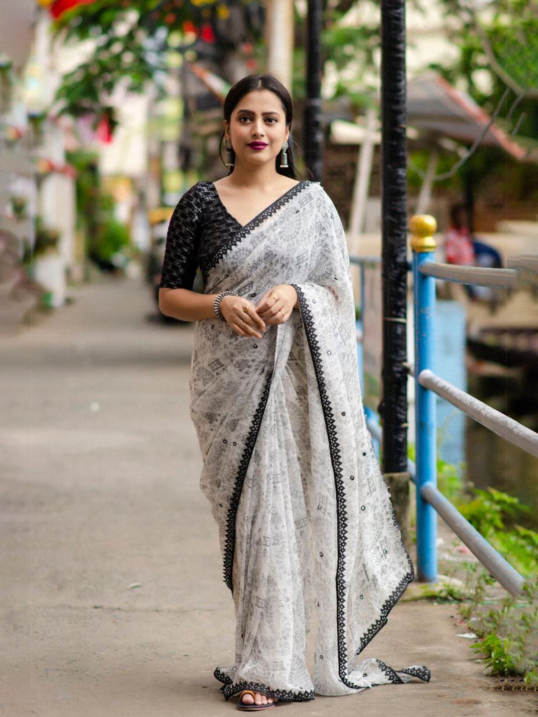 

Jinal & Jinal Warli Aari Work Saree, Black
