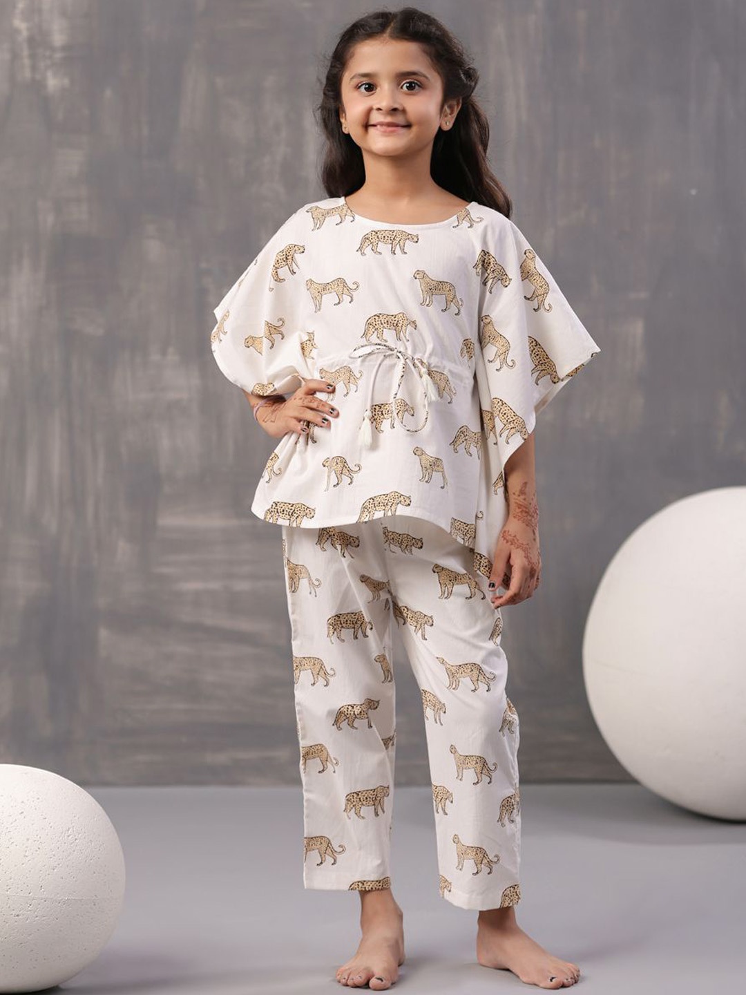 

SANSKRUTIHOMES Girls Printed Pure Cotton Kaftan With Pyjamas, White