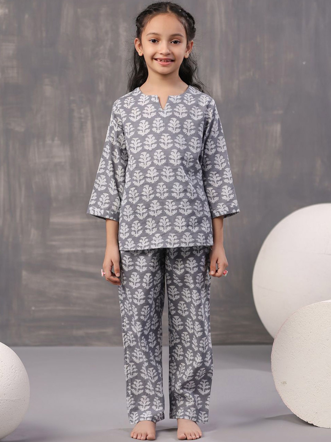 

SANSKRUTIHOMES Girls Printed Pure Cotton Top With Pyjamas, Grey