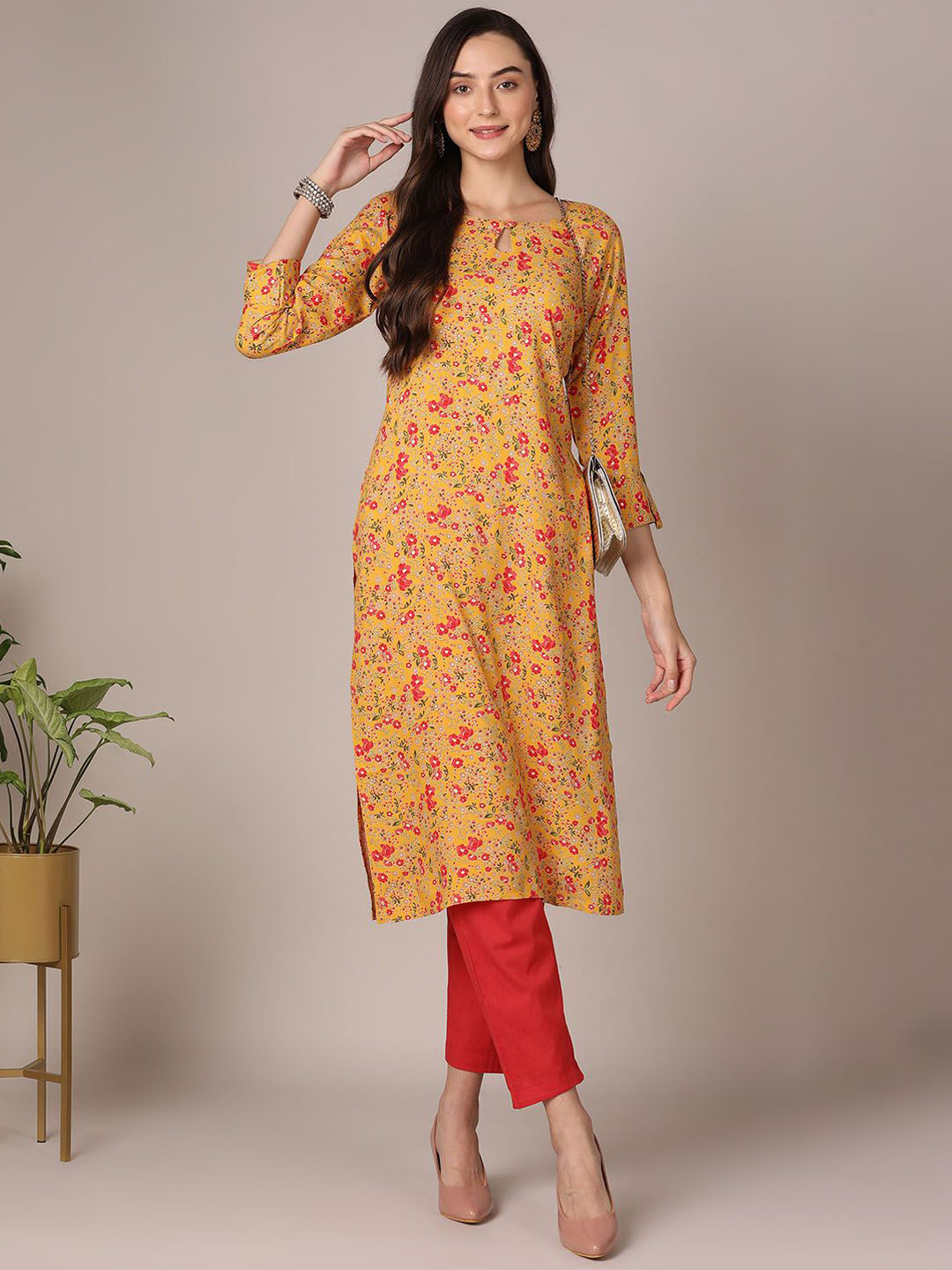 

KALINI Floral Printed Keyhole Neck Straight Kurta, Yellow