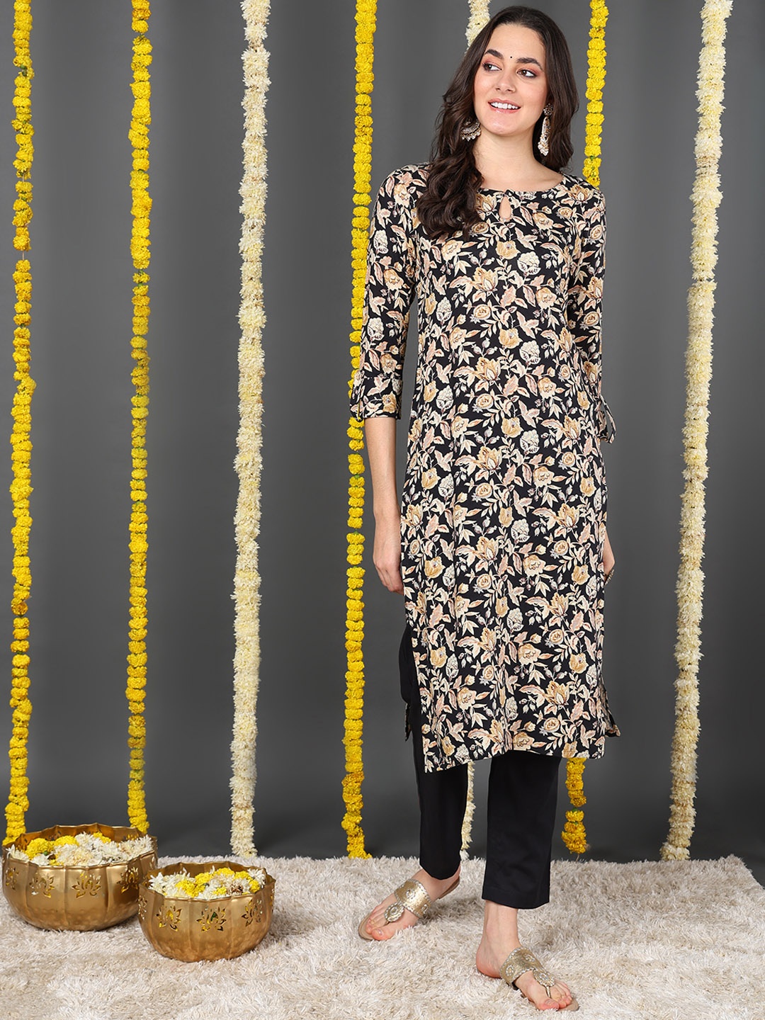KALINI Printed Gotta Patti Straight Kurta, Black