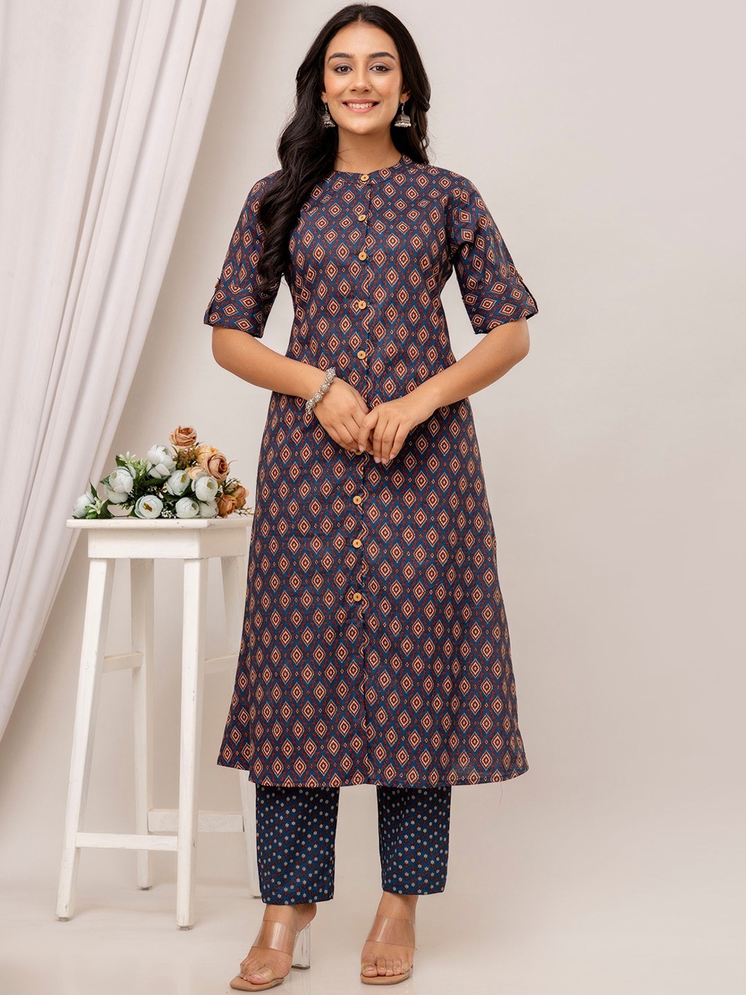 

Kohsh Floral Printed Pure Cotton A-Line Kurta With Trousers, Blue