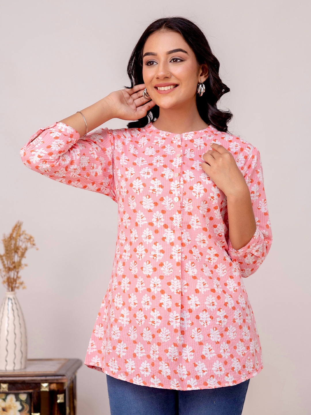 

Kohsh Floral Printed Mandarin Collar Pure Cotton Regular Top, Pink