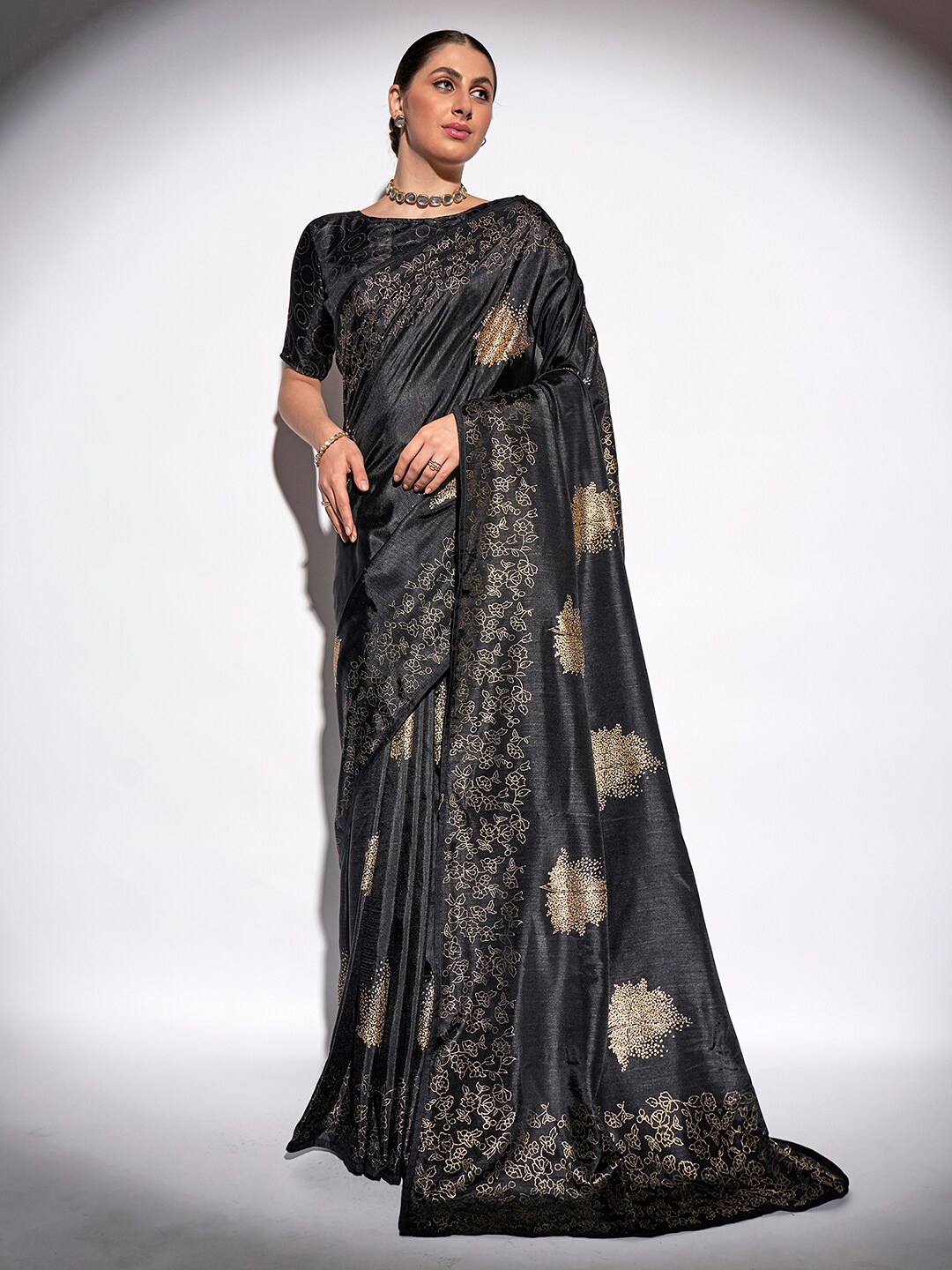 

Ishin Ethnic Motifs Saree, Black