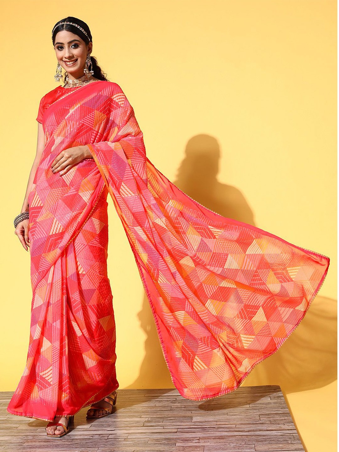 

Ishin Sequinned Geometric Printed Saree, Red