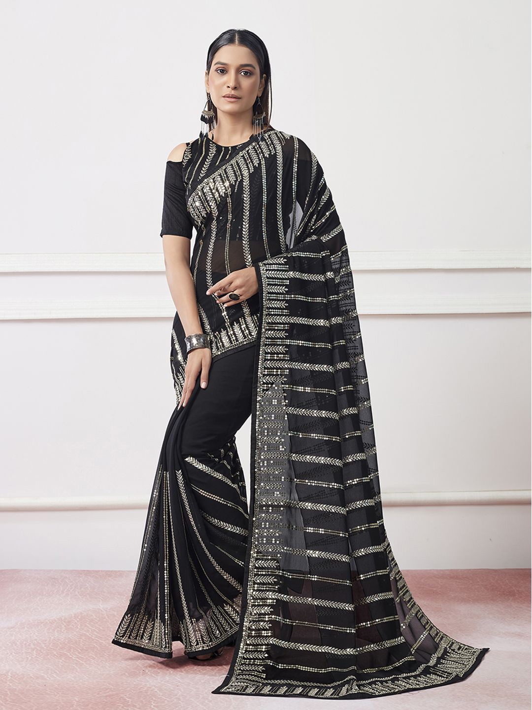 

Ishin Ethnic Motifs Embellished Sequinned Saree, Black