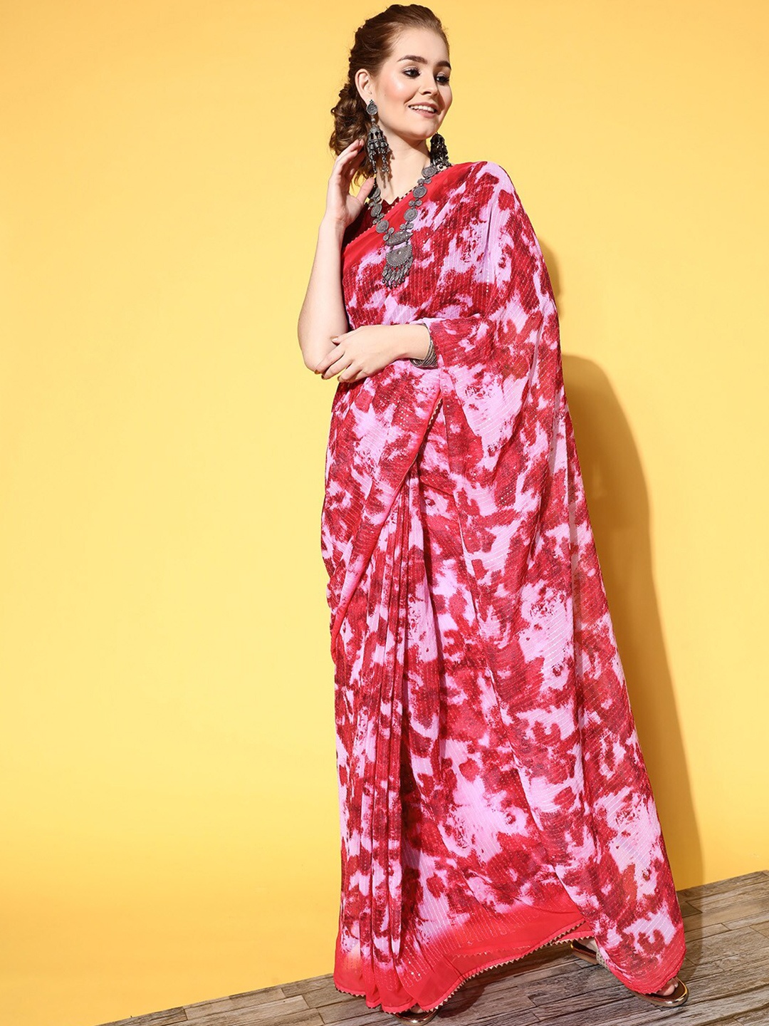

Ishin Abstract Printed Saree, Pink