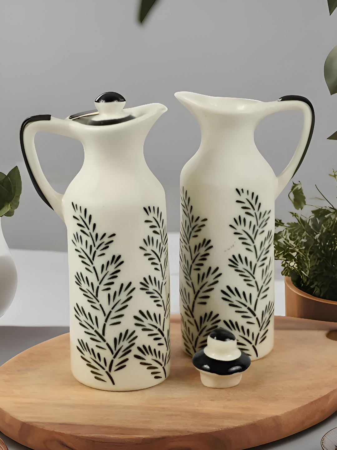 

Kaolinite Black & White 2 Pieces Printed Ceramic Cooking Oil Dispenser Bottles 500 ml Each