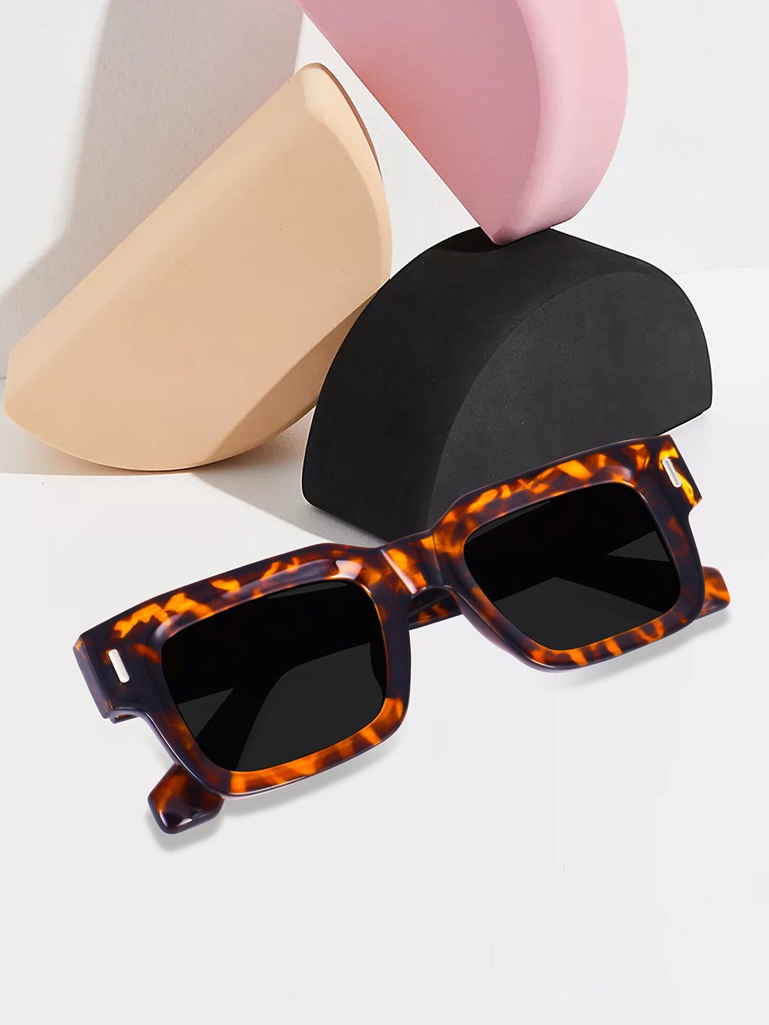 

Peter Jones Eyewear Unisex Oversized Sunglasses with Polarised Lens 3688DA, Black