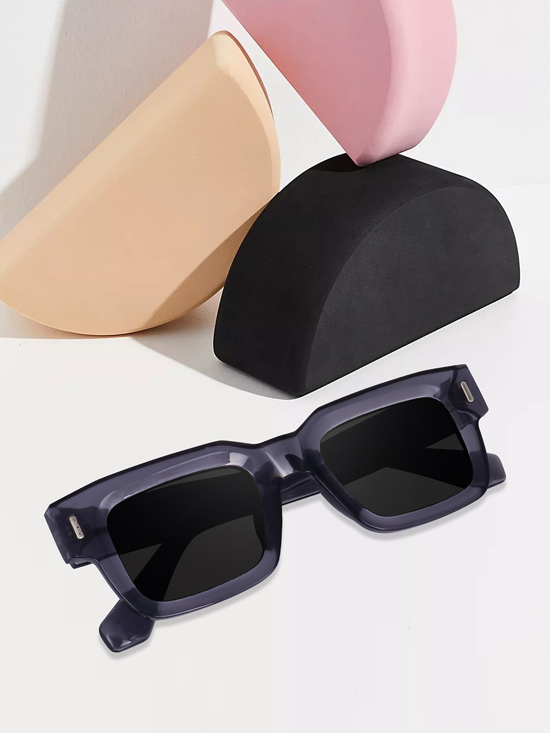 

Peter Jones Eyewear Unisex Oversized Sunglasses with Polarised Lens 3688GT, Black