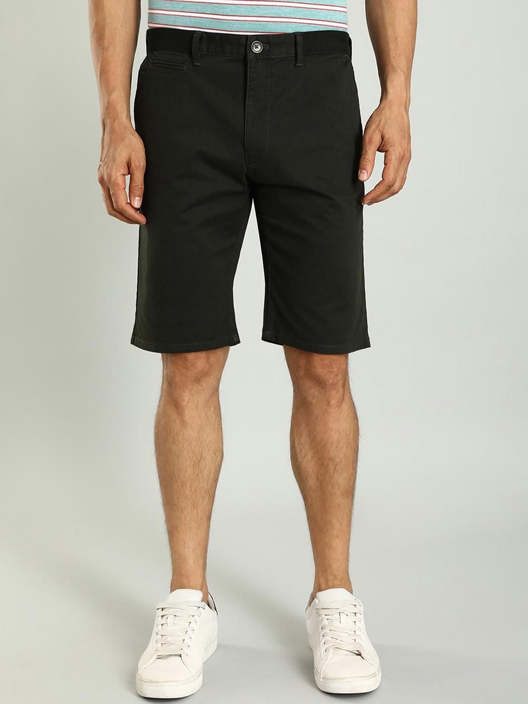 

Indian Terrain Men Slim Fit Mid-Rise Regular Cotton Shorts, Green