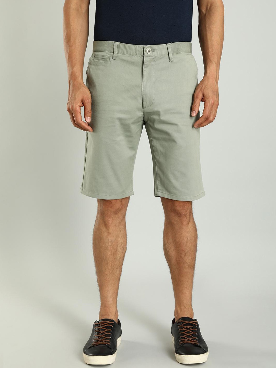 

Indian Terrain Men Slim Fit Mid-Rise Pure Cotton Chino Shorts, Green